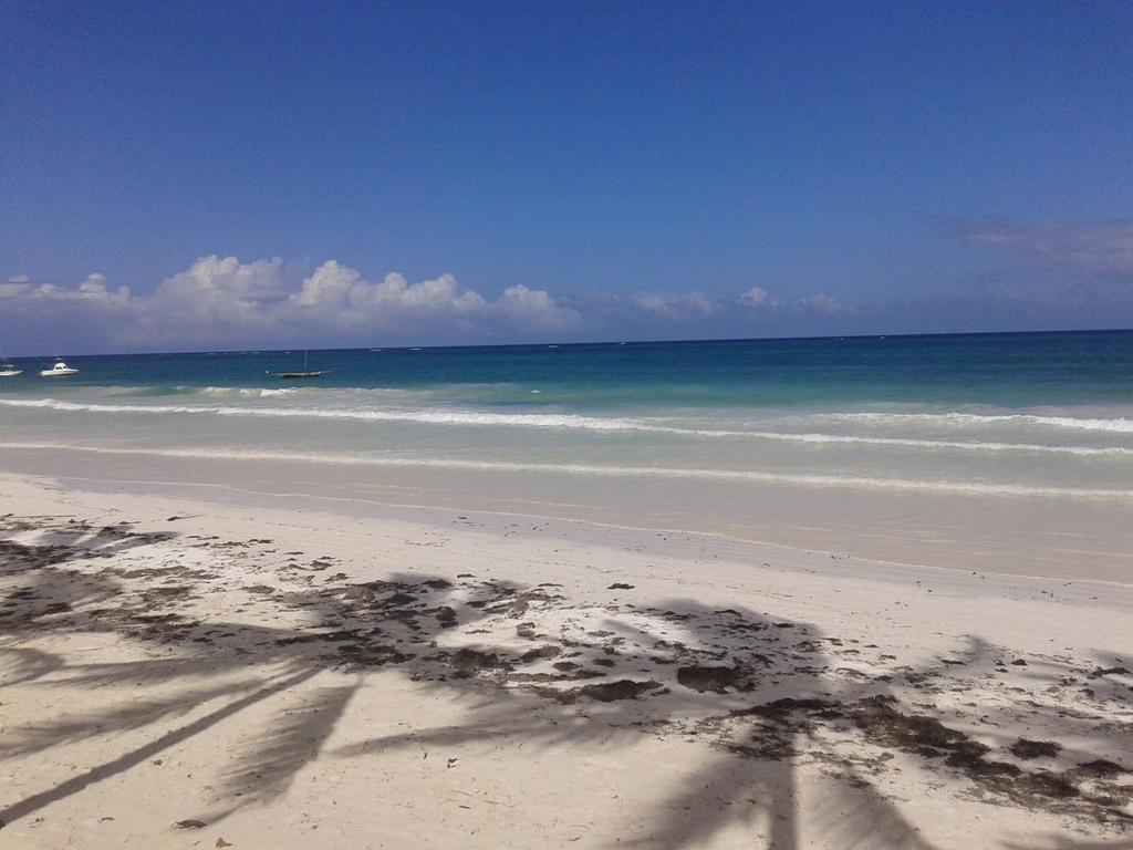 Safina Cottages Diani Beach Room photo